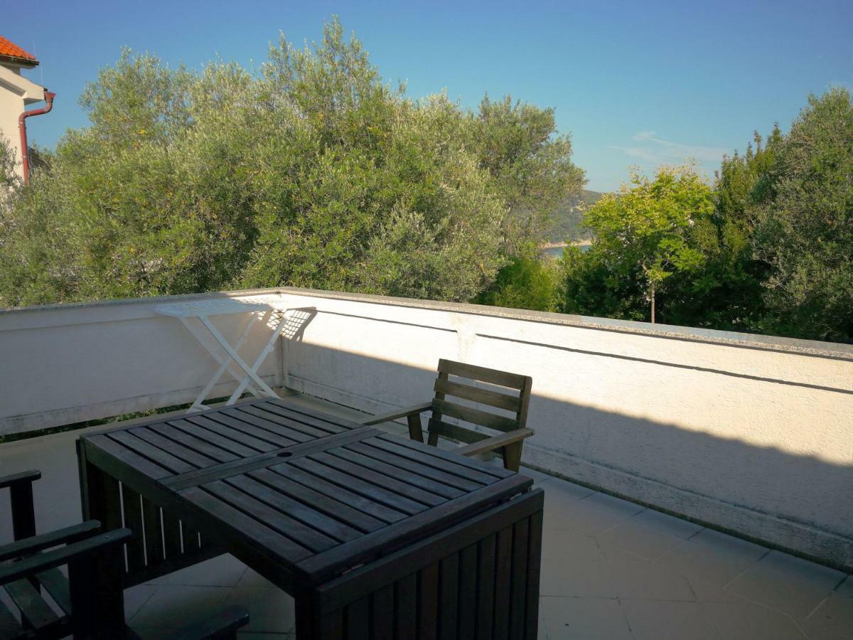 Family Friendly Apartments Island Rab Kampor Buitenkant foto