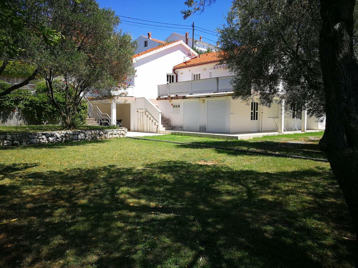 Family Friendly Apartments Island Rab Kampor Buitenkant foto