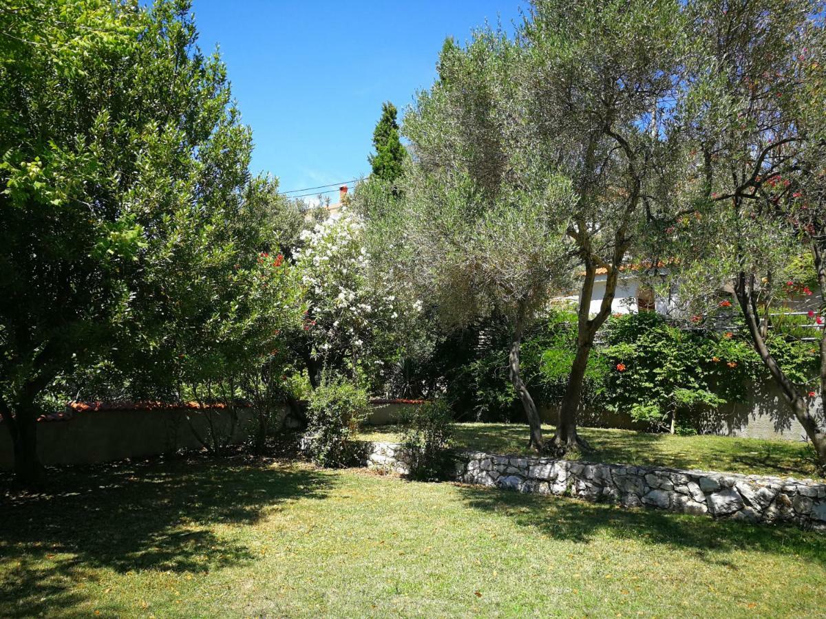 Family Friendly Apartments Island Rab Kampor Buitenkant foto
