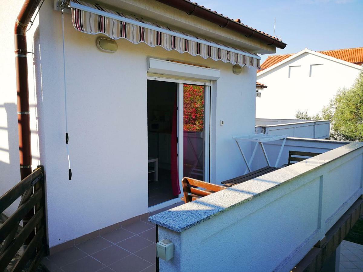 Family Friendly Apartments Island Rab Kampor Buitenkant foto