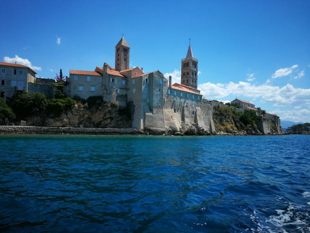 Family Friendly Apartments Island Rab Kampor Buitenkant foto