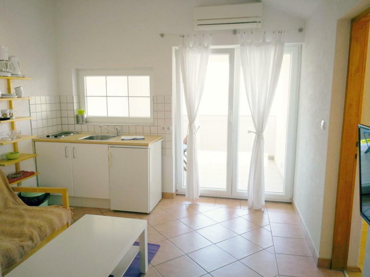 Family Friendly Apartments Island Rab Kampor Buitenkant foto