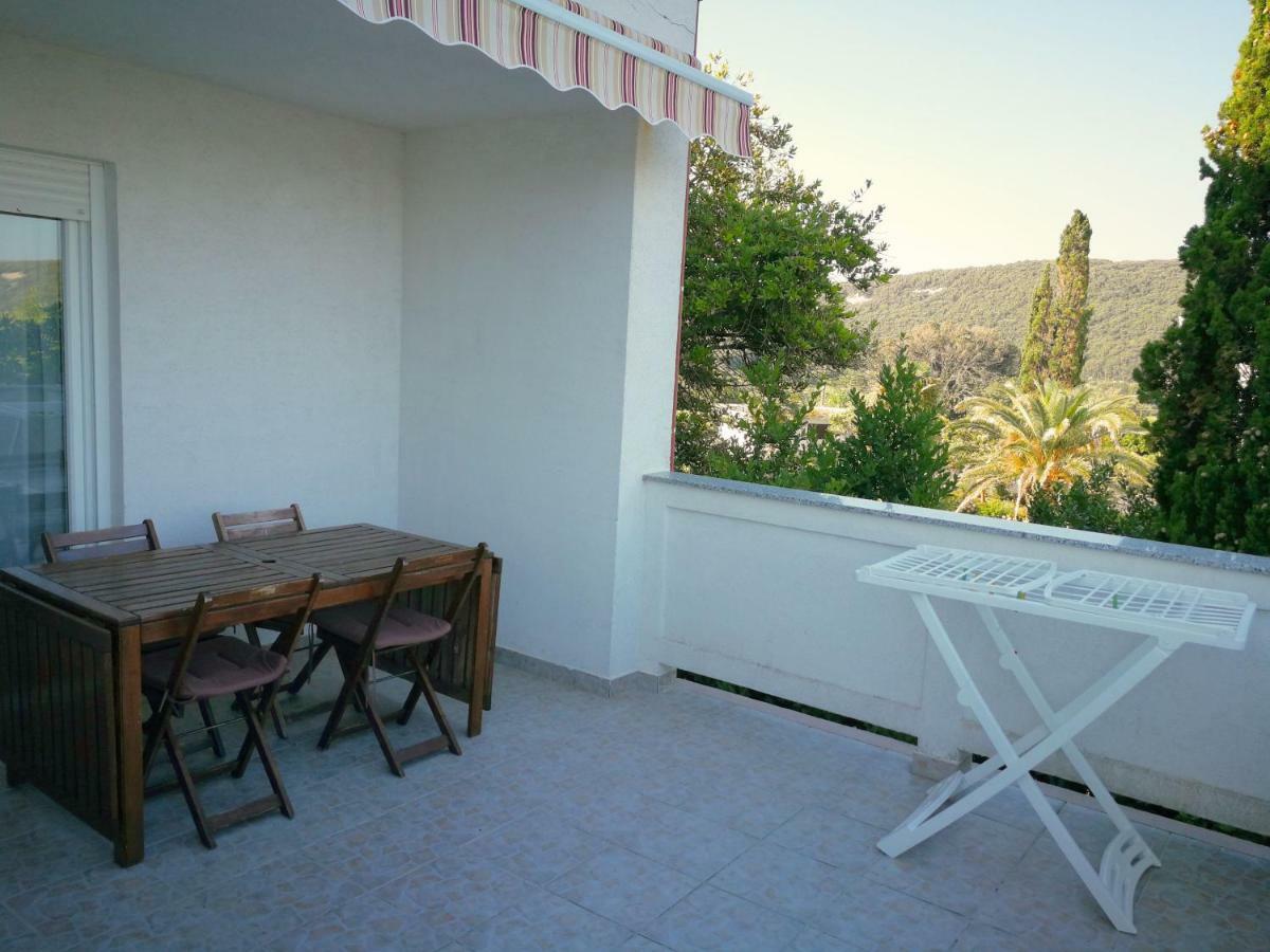 Family Friendly Apartments Island Rab Kampor Buitenkant foto