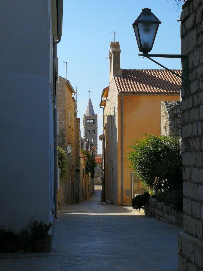 Family Friendly Apartments Island Rab Kampor Buitenkant foto