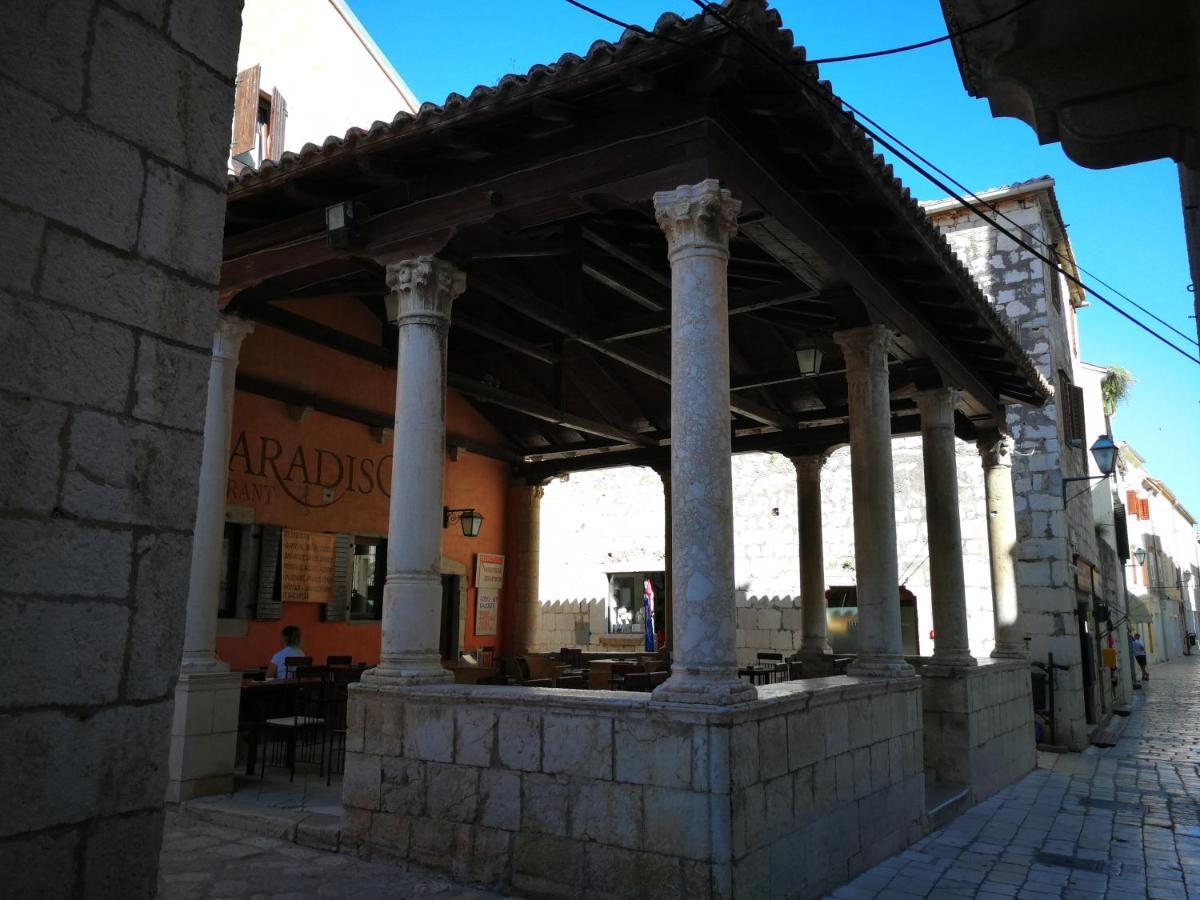 Family Friendly Apartments Island Rab Kampor Buitenkant foto